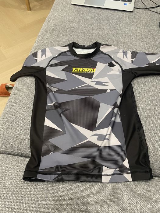 Продам рашгард BJJ