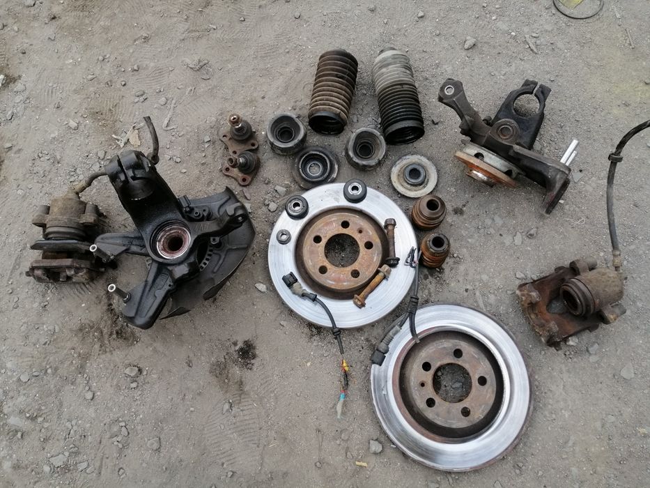 Суппорт, кулак в сборе, диски тормозные, датчики абс