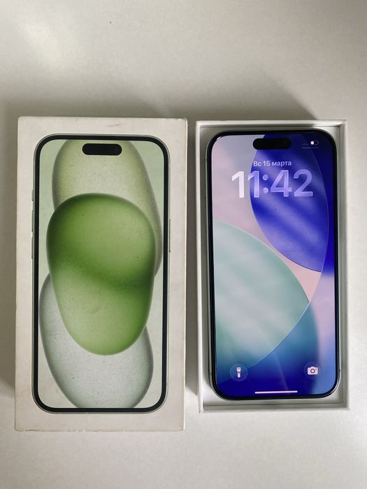 iPhone 15 128GB green