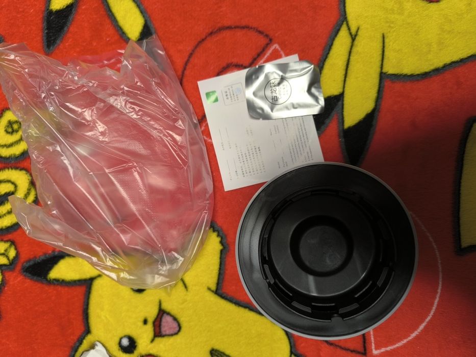 Scrumieră cu auto-stingere