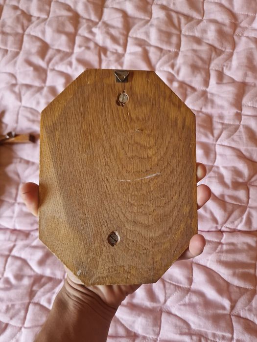 Голям кръст и фигура на Дева Мария