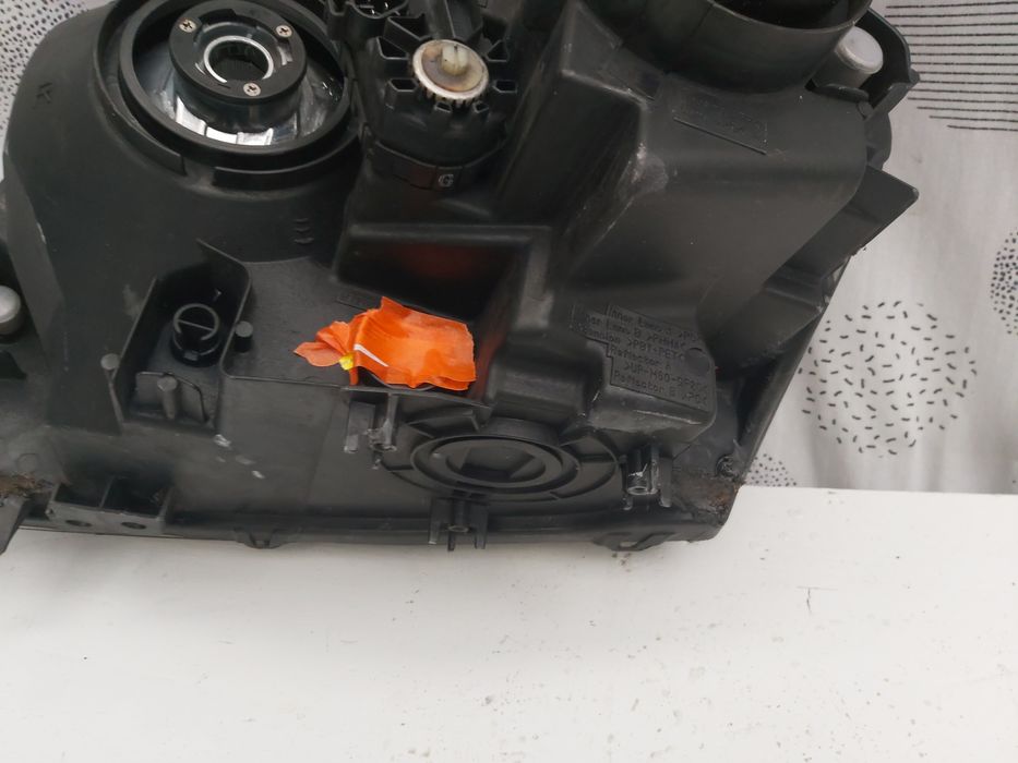 Фар десен Suzuki Grand Vitara 2007/2015г