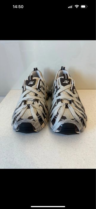 Laces Shoes size 41 ( 26 cm )