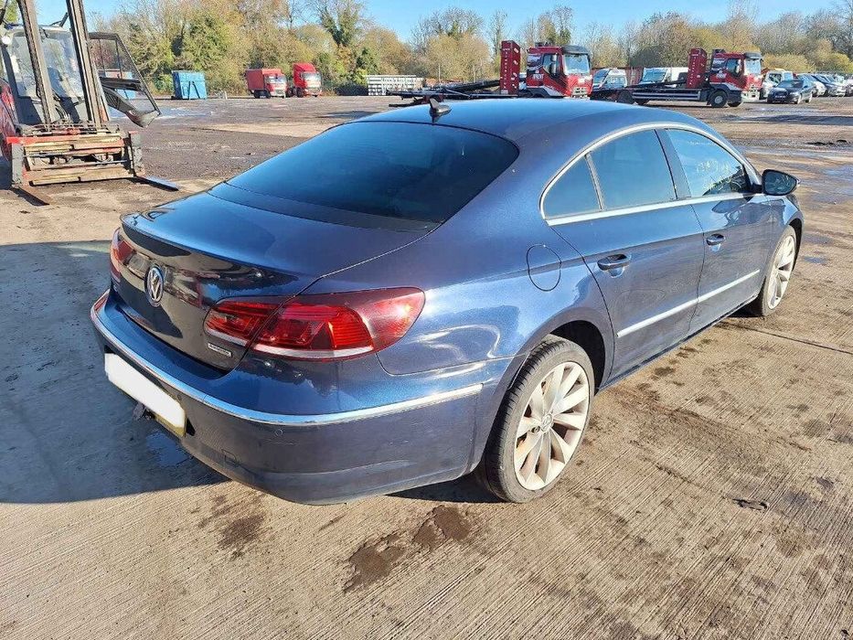 Carcasa filtru motorina Volkswagen Passat CC facelift (2012-2016) 2014