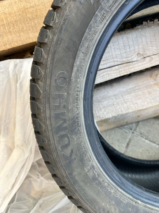 245/50 R18 Kumho Winterkraft WI32