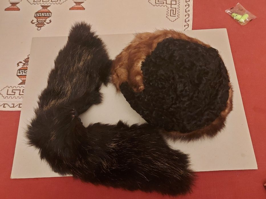 Дамски Шапка и Якичка