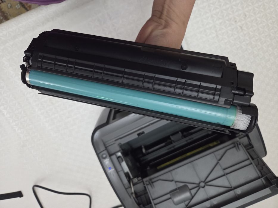 Срочно Принтер Canon LBP 2900B