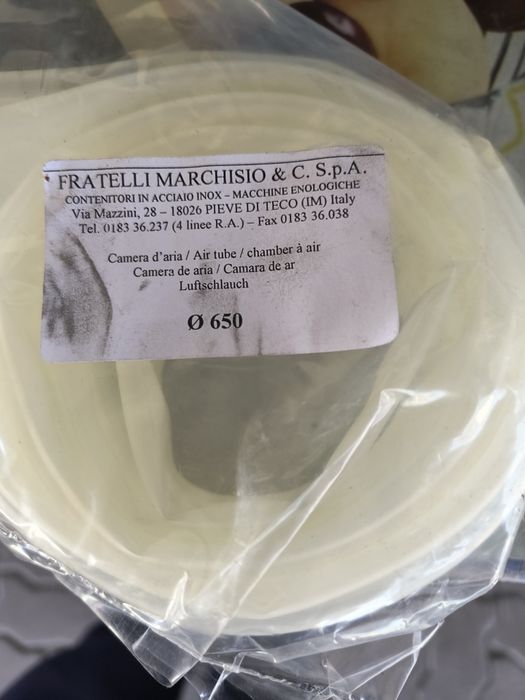 Cisterna din inox alimentar AISI 304 cu capac flotant cu garnitura Marchisio SPA 300A,300litri Italia.