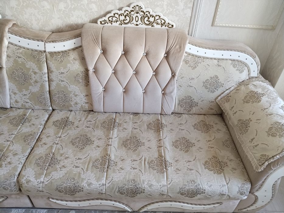 Продается гостеновой универсальный диван