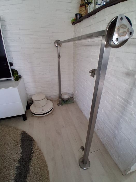 Balustrada inox cu sticla neagra securizata