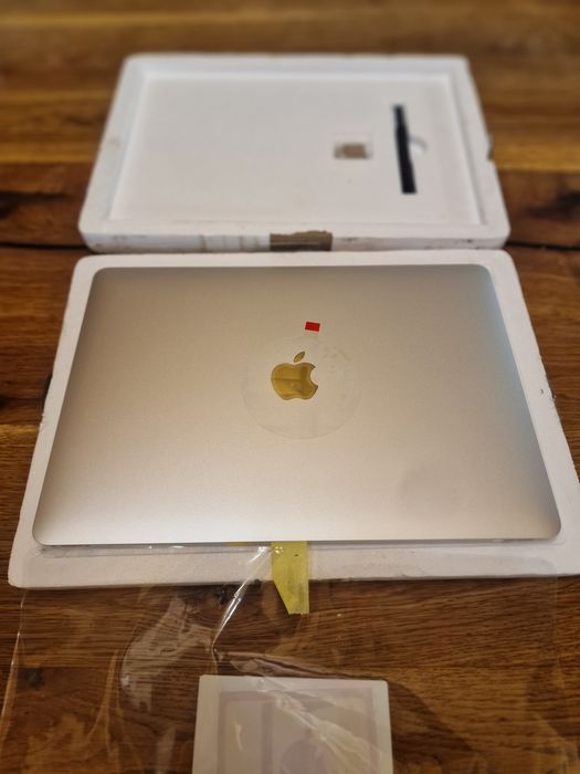 Матрици за Apple macbook