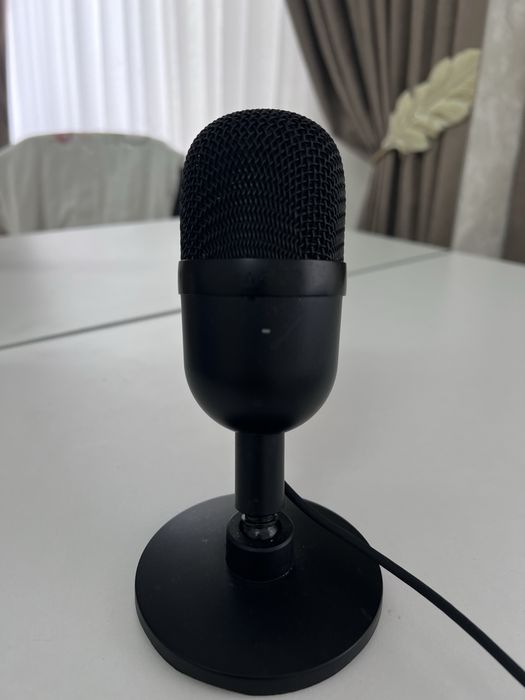продам микрофон razer seiren mini