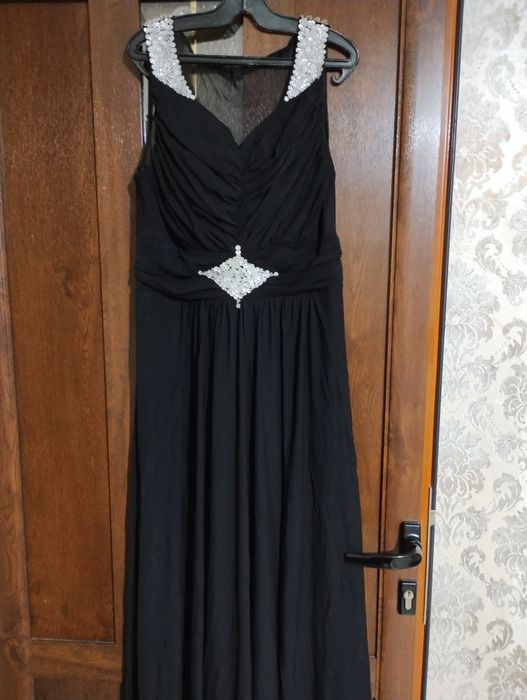 Официална черна рокля