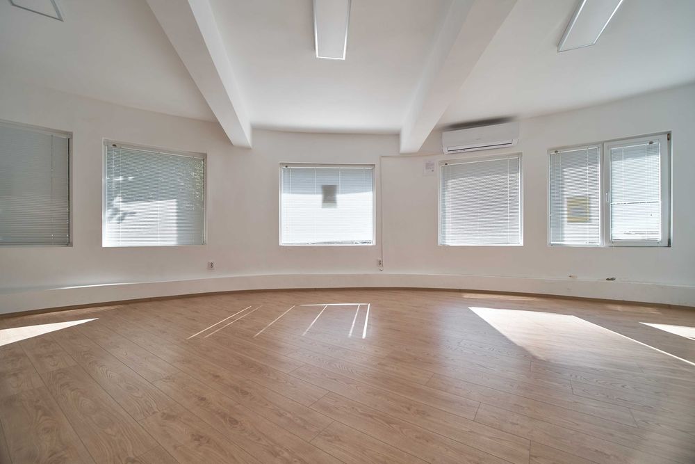 Дава се под наем Зала за събития в Варна, Център -  кв.м за 15.3 € - Снимка #1