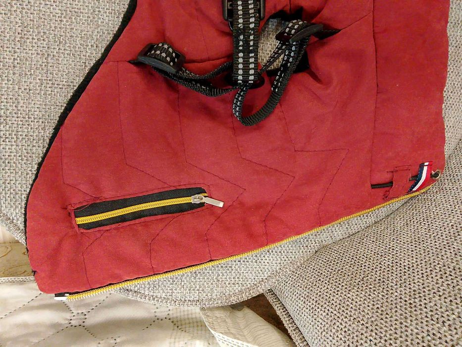 Яке за куче с вграден нагръдник, водоустойчиво, ватирано