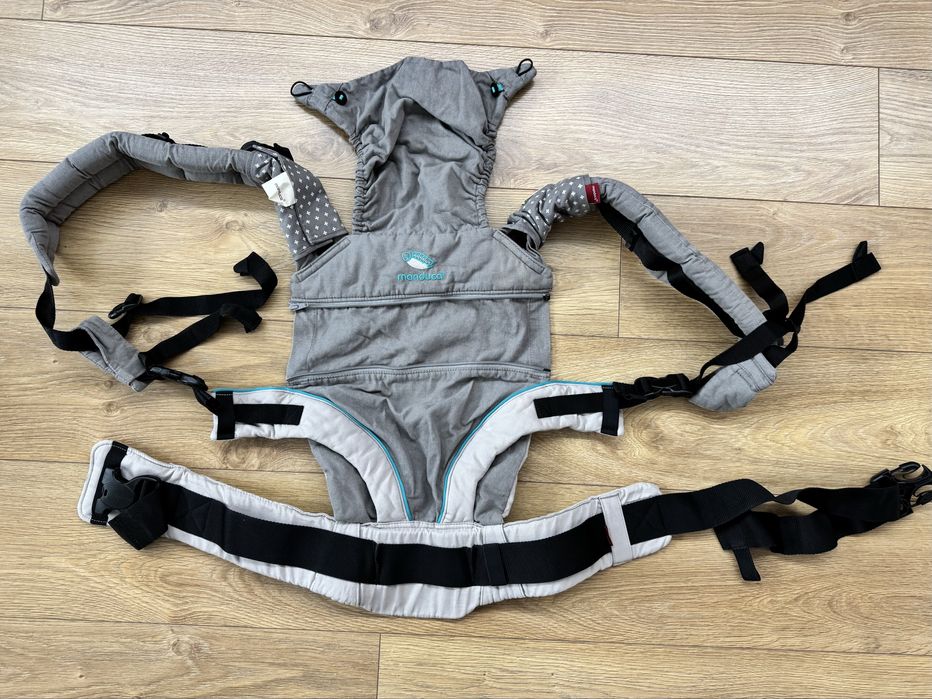 Manduca xt gri cu bej si accente cyan