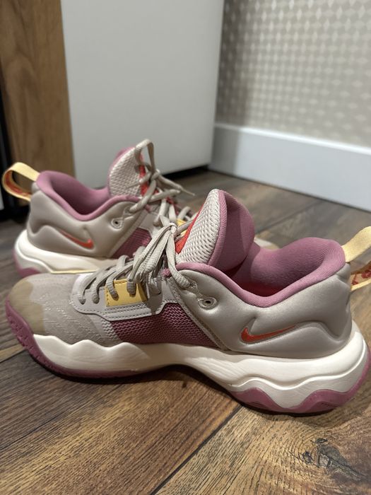 Кроссовки женские Nike