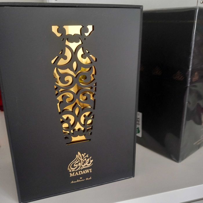 Vând parfum  OUD MADAWI original