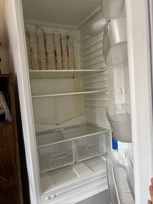 Холодильник Indesit бу