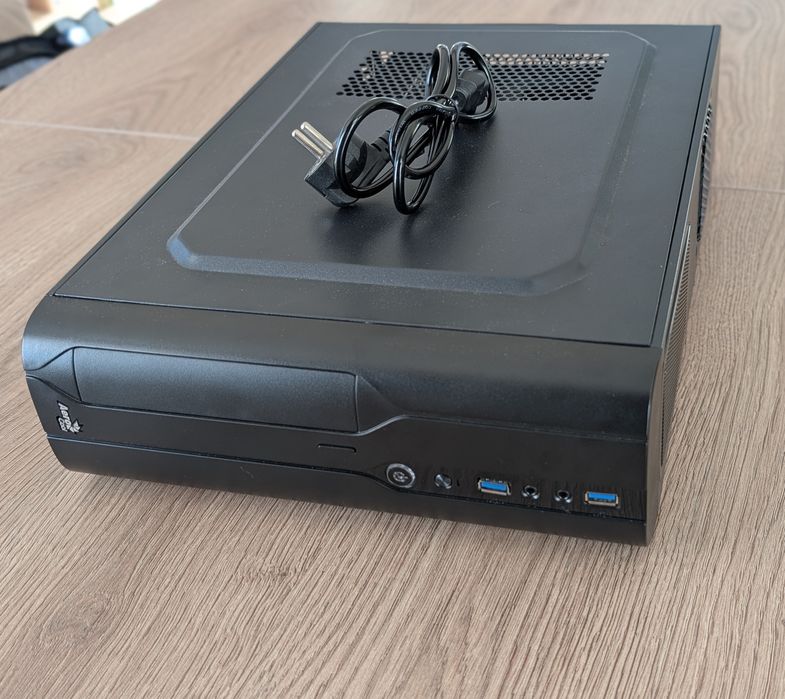 Компютър Intel (R) core (TM) i3-10100 CPU  3.60 GHz 32 RAM NVIDIA