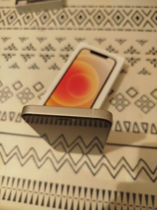 Айфон 12 АКБ 100%