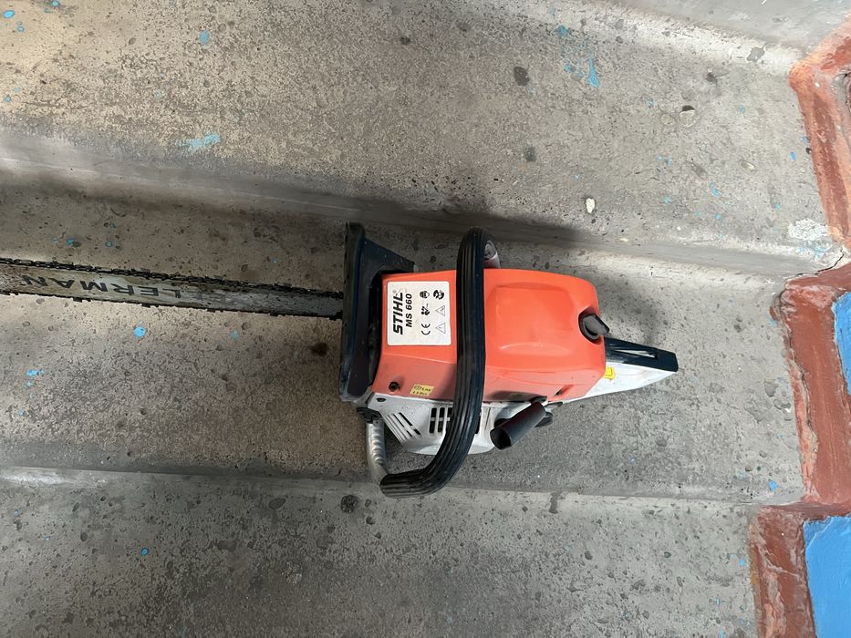 Продается  бензопила новая