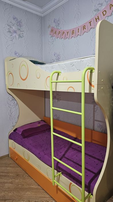 Двухъярусная детская кровать