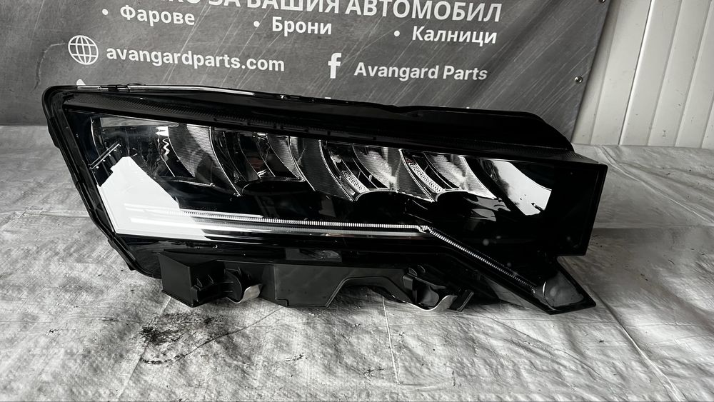 Skoda Octavia 4 десен фар