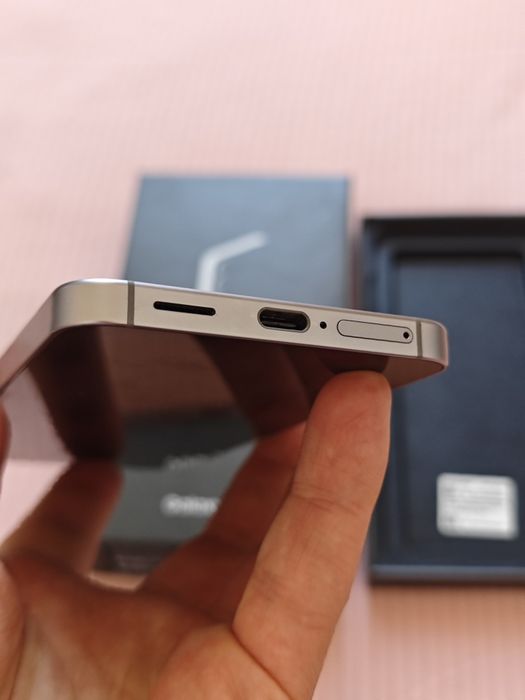 Samsung S25 128Gb как новый