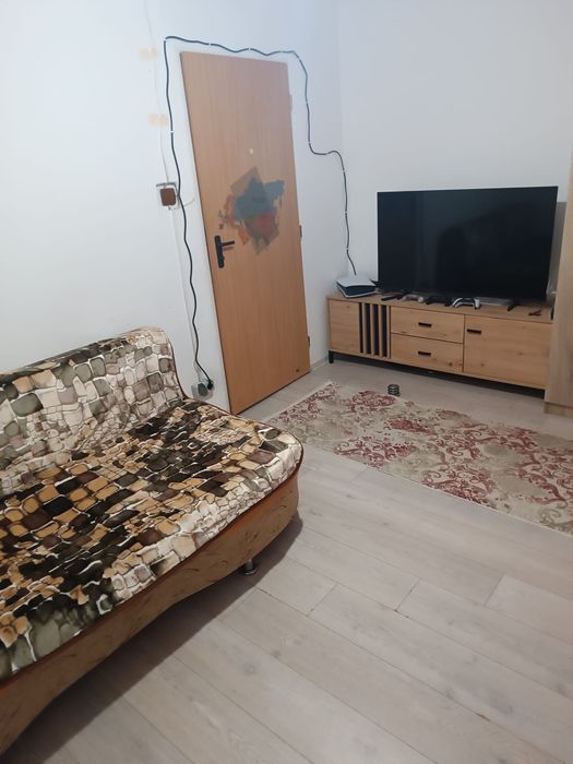 Se vinde apartament 2 camere decomandat parter