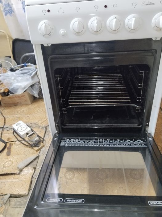 Продам электро плиту De luxe