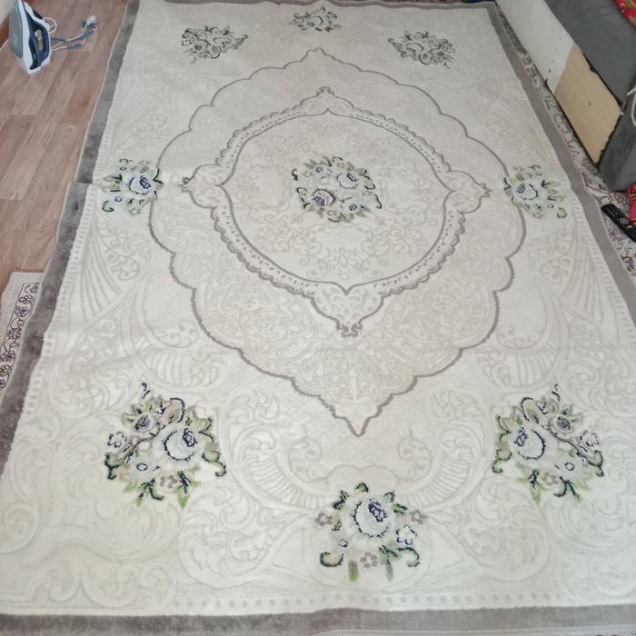 Ковер Б.у.Жағдайы жақсы..