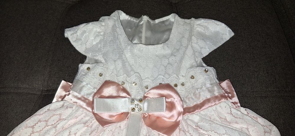 Роклички различни размери