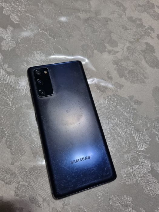 Samsung s20FE Продаётся