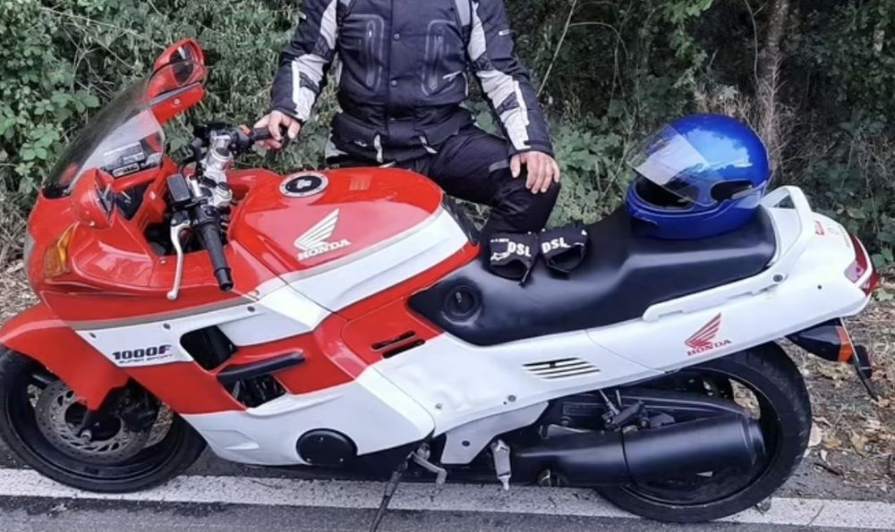De vanzare Honda cbr 1000 f .