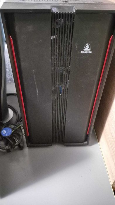 Carcasă PC Gaming Segotep, Panou Transparent, Ventilator inclus - Format ATX