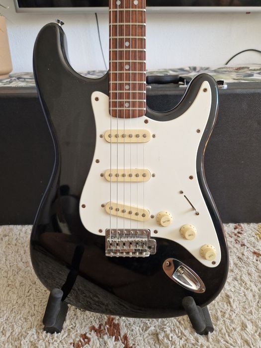 Vand chitara electrica tip Stratocaster Axman probabil Korea