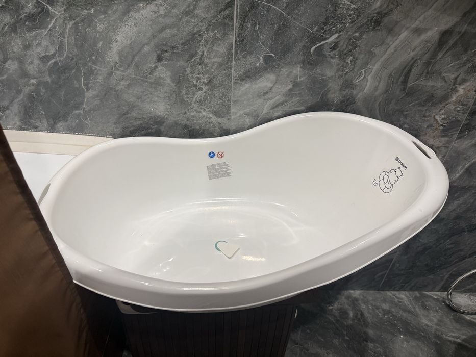 Детская ванночка, состояние нового , удобная