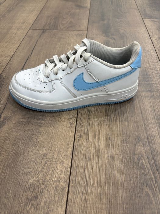 Airforce alb cu albastru