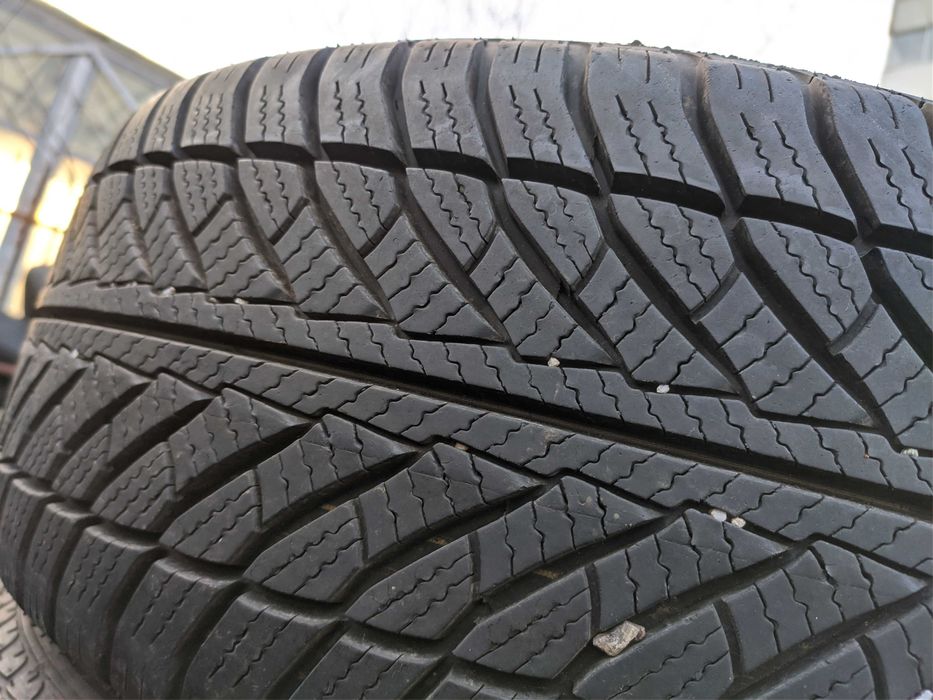 4бр Зимни гуми 205 50 17 - Goodyear Runflat
