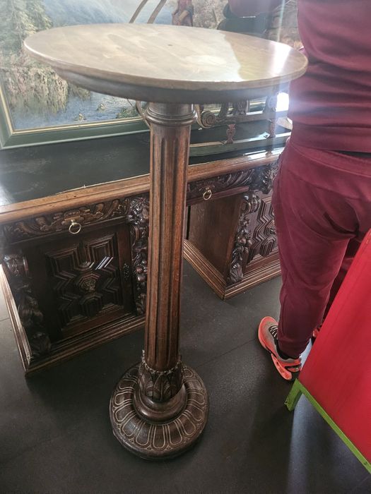 барокова порцеланова колона със кашпа