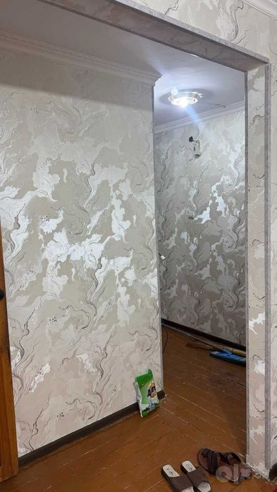Sharq bozor yonda 1-etajda 2 xonali kvartira ijaraga beriladi