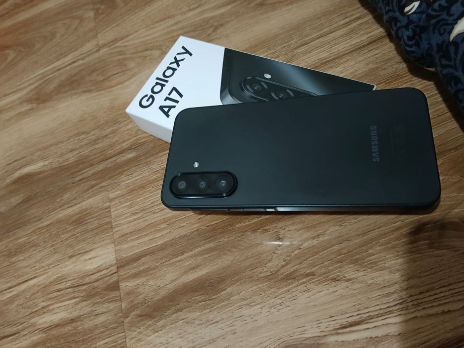 Срочно Продам самсунг А17