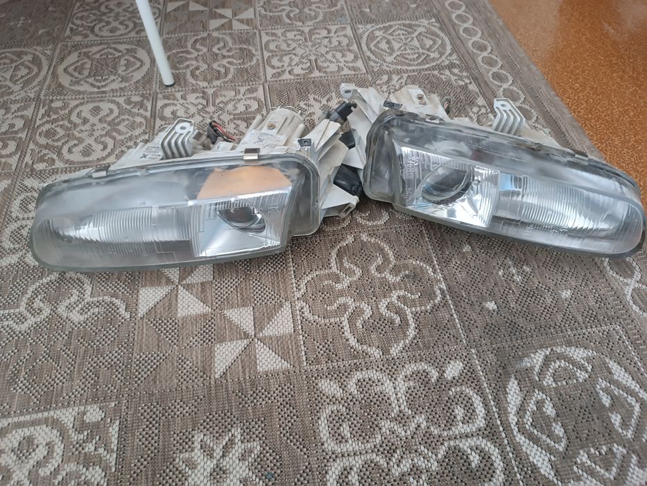 Продам фары Мазда Кседос