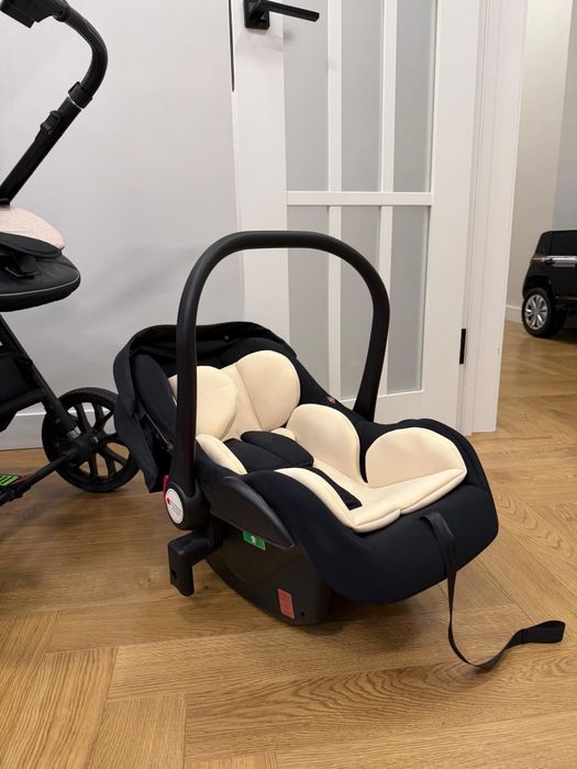 Продам коляску 3 в 1 tinyti