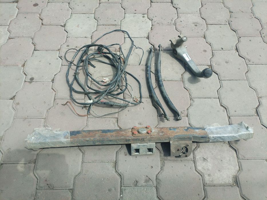 Фаркоп Мерседес 124