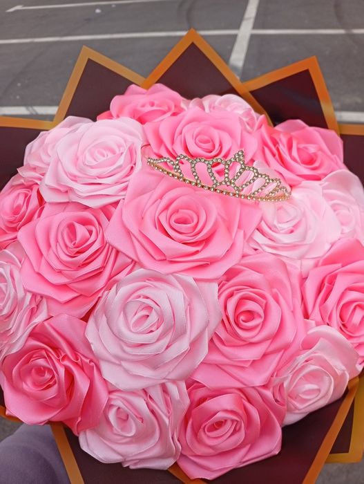 Buchet 19 trandafiri din satin