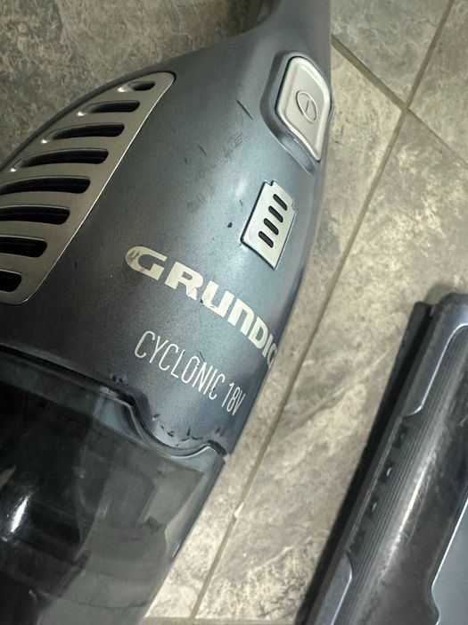 Вертикална прахосмукачка Grundig