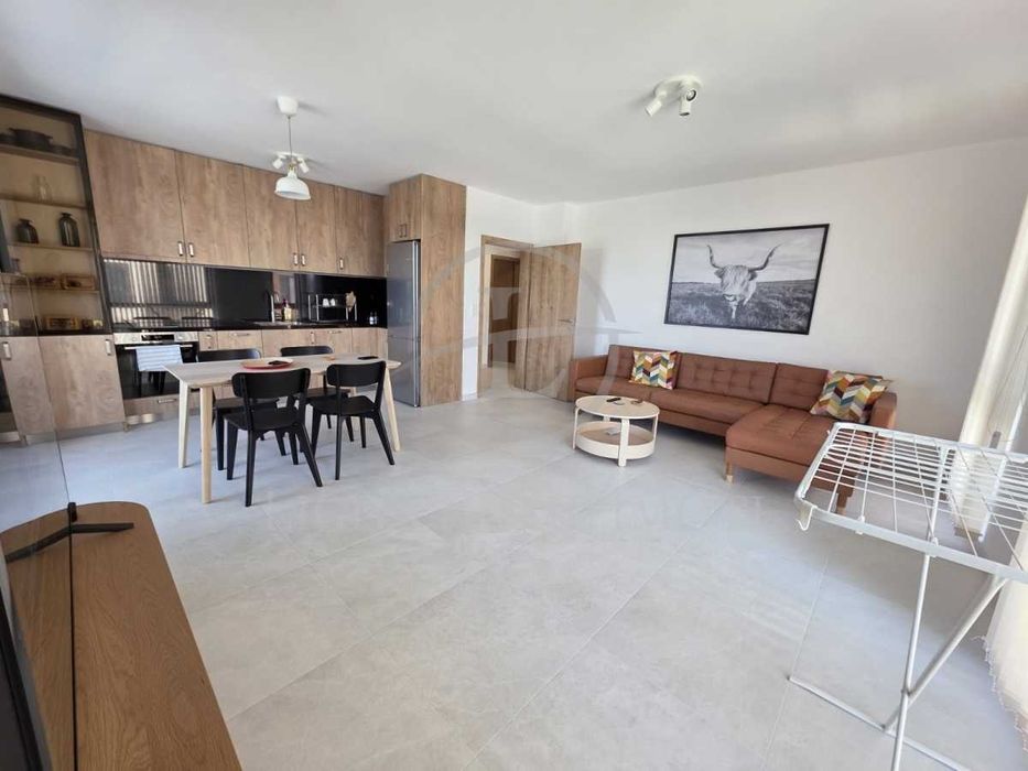 Продава се Тристаен апартамент в Пловдив, Христо Смирненски - 100 кв.м за 2270 €/кв.м - Снимка #2