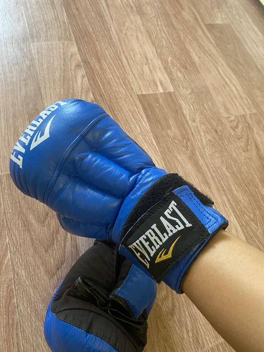 Перчатки для рукопашного боя 12 оз